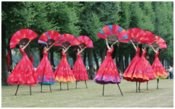 Laat je publiek de passie van Spanje voelen met de Spaanse Dans op Stelten en creëer een onvergetelijke ervaring vol kleur en dans!