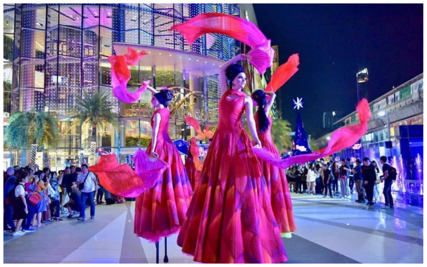 Laat je publiek de passie van Spanje voelen met de Spaanse Dans op Stelten en creëer een onvergetelijke ervaring vol kleur en dans!