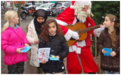 De Zingende Kerstmannen brengen gestoorde gezelligheid met meer dan 50 kerstliedjes. Boek nu voor een vrolijke kerstact op maat!