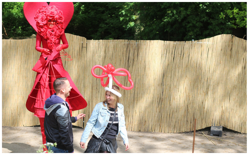 Harten Girls Steltenlopers brengen liefde, charme en feestelijke sfeer naar elk event. Perfect voor Valentijn, bruiloften, Moederdag, festivals en ontvangst. Een romantische, vrolijke en betoverende act.