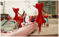 Harten Girls Steltenlopers brengen liefde, charme en feestelijke sfeer naar elk event. Perfect voor Valentijn, bruiloften, Moederdag, festivals en ontvangst. Een romantische, vrolijke en betoverende act.