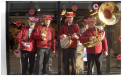 Boek het Valentijns Dixieland Looporkest voor een onvergetelijk evenement. Breed repertoire, flexibele bezetting. Swingend of ontspannen, het perfecte geluid voor uw feest!