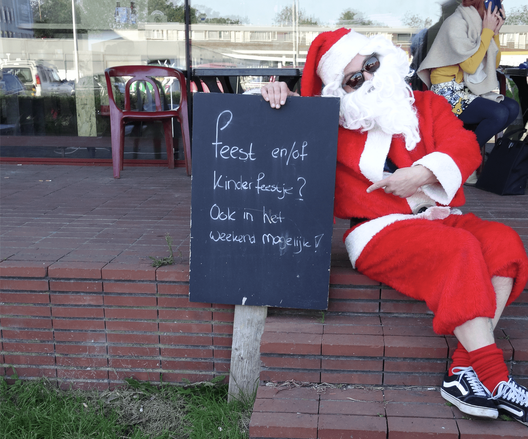 Bij de spelers backstage is het soms hilarisch en tijdens de pauze nemen we vaak even de tijd om dit vast te leggen, net zoals onze kerstman