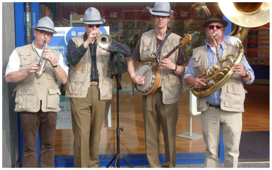 Boek het Jungle Ontdekkingsreizigers Dixieland Looporkest voor een onvergetelijk evenement. Breed repertoire, flexibele bezetting. Swingend of ontspannen, het perfecte geluid voor uw feest!