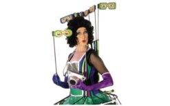 Kijk eens! Foto Act: Humor en unieke herinneringen 📸👀 Maak je evenement speels en verrassend met de Kijk eens! Foto Act! Een actrice in een kleurrijk kostuum beweegt zich tussen de gasten en laat hen poseren met grappige 3D-brillen met ogen op stokjes. Dit zorgt voor hilarische foto's en een lachend publiek! De foto’s worden direct afgedrukt in een gepersonaliseerd fotoframe met jouw boodschap of logo. Zo krijgen gasten een blijvende herinnering én krijgt jouw merk extra zichtbaarheid. Boek nu en voeg humor en interactie toe aan jouw evenement!