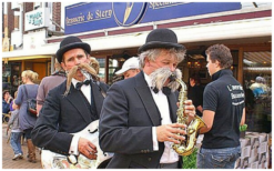 Reis naar de tijd van Laurel en Hardy met het Bijzonder Klassiek Duo! Unieke muzikale act met klarinet, tuba, en hilarische slapstickmelodieën. Boek nu!