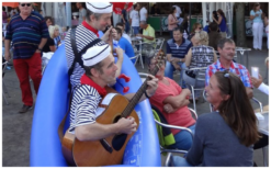 Vaar mee op de muzikale zee met de Zingende Matrozenboot. Meer dan 50 zeemansliedjes op jouw evenement. Boek nu voor nautisch feestplezier!