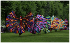 Ervaar betoverende kleurendans met Colours Steltenlopers. Levendige kostuums en ritmische muziek creëren een visueel spektakel voor elk evenement!