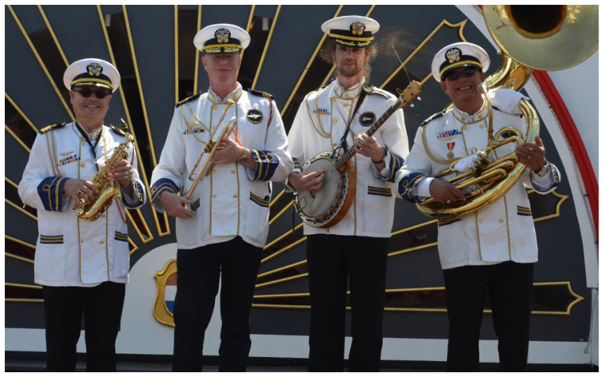 Boek het Kapiteins Dixieland Looporkest voor een onvergetelijk evenement. Breed repertoire, flexibele bezetting. Swingend of ontspannen, het perfecte geluid voor uw feest!