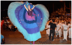 Betoverende Ballerina's op Spitzen Steltenlopers: kleurrijk, elegant en met professionele choreografie. Perfect voor elk evenement!