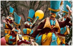 Boek de Circus Straat Parade voor interactief circus entertainment met jongleren, steltenlopers en livemuziek. Perfect voor winkelcentra, festivals en ontvangsten!