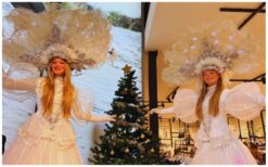 Laat je betoveren door de White Cirque Steltenlopers! ✨ Deze prachtige steltlopers in witte hoepelrokken maken elk feest bijzonder. Of het nu een winterfeest, kerst, Venetiaans bal of festival is, zij brengen magie en elegantie. Perfect als welkom, dansact of entertainment tussen het publiek! Van festivals en beurzen tot winkelcentra en gala’s – deze act past overal bij. Hun sierlijke bewegingen en indrukwekkende uitstraling zorgen voor een onvergetelijke ervaring. Boek nu en geef je evenement een magische touch!