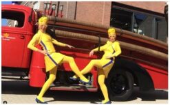 Yellow Girls: Stralend entertainment met een zonnige touch! ☀️✨ De Yellow Girls zorgen voor een energieke en soepele beleving op jouw evenement. Ze verwelkomen gasten, begeleiden sprekers en brengen dans en entertainment met flair. Altijd vrolijk, functioneel en klaar om van elk moment iets bijzonders te maken! Of het nu gaat om een festival, beurs of netwerkbijeenkomst, deze allround entertainers voegen kleur en sfeer toe. Hun zonnige uitstraling en veelzijdige inzet maken elk event compleet. Boek nu en laat jouw evenement stralen met de Yellow Girls!