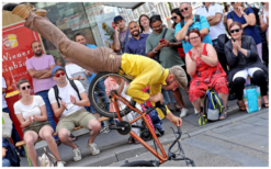 Ervaar magie met Fietsende Circusartiesten: adembenemende acrobatiek en boeiende verhalen. Boek nu voor een unieke show en avontuurlijke workshops!