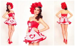 ✨ Geef je evenement een stijlvolle boost met onze Special Modellen! In unieke thema-outfits zorgen zij voor een warm welkom, professionele uitstraling én onvergetelijke eerste indruk. Van bruiloft tot beurs of seizoensfeest, ze brengen sfeer, flair en klasse. Onze modellen ondersteunen ook promotie-acties met overtuiging en aandacht. Ze stemmen hun outfit en aanpak perfect af op jouw thema of merk. Zo maken ze van ieder moment iets bijzonders!