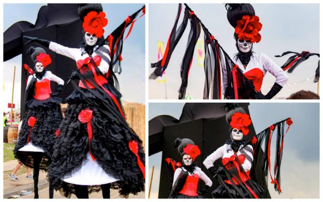 Deze prachtige Halloween steltenlopers zullen niet ongezien voorbij komen. Een freaky maar prachtige act! Deze act is zeer geschikt voor parades, festivals en welkoms act.