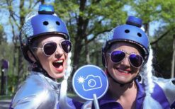 Rollerskate politie act met interactieve performers. Mobiel straattheater met crowd control en dans voor festivals en evenementen.